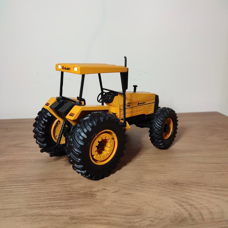 Miniatura Valmet 1780 - Escala 1/32